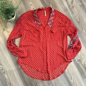 FREE PEOPLE PRINTED EASY RIDER BUTTON DOWN IN RED WITH BLUE SOZE SMALL EEEUC